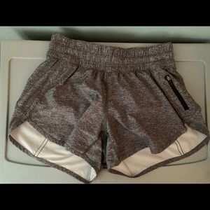 Lululemon tracker v 4in shorts